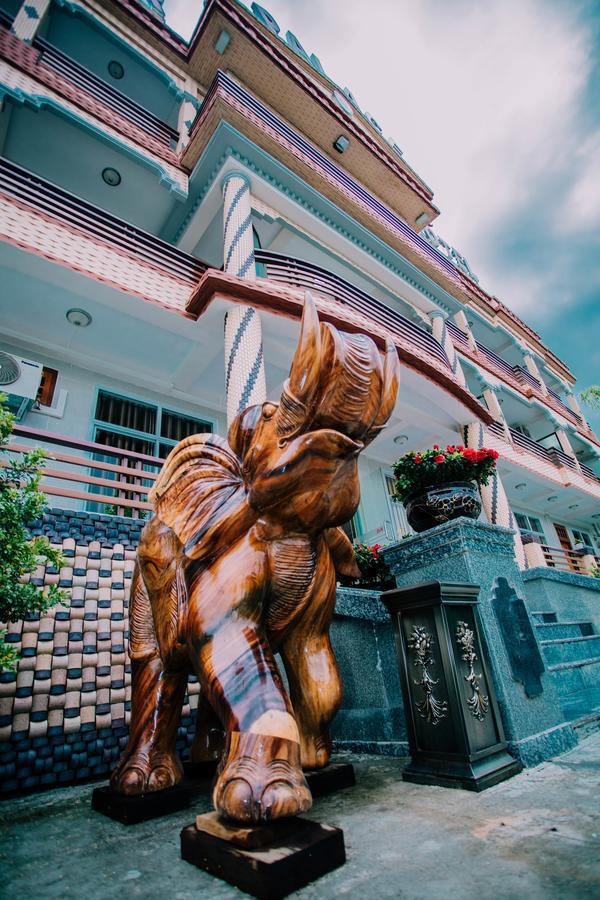 Amber Palace Hotel Myitkyina Exterior photo